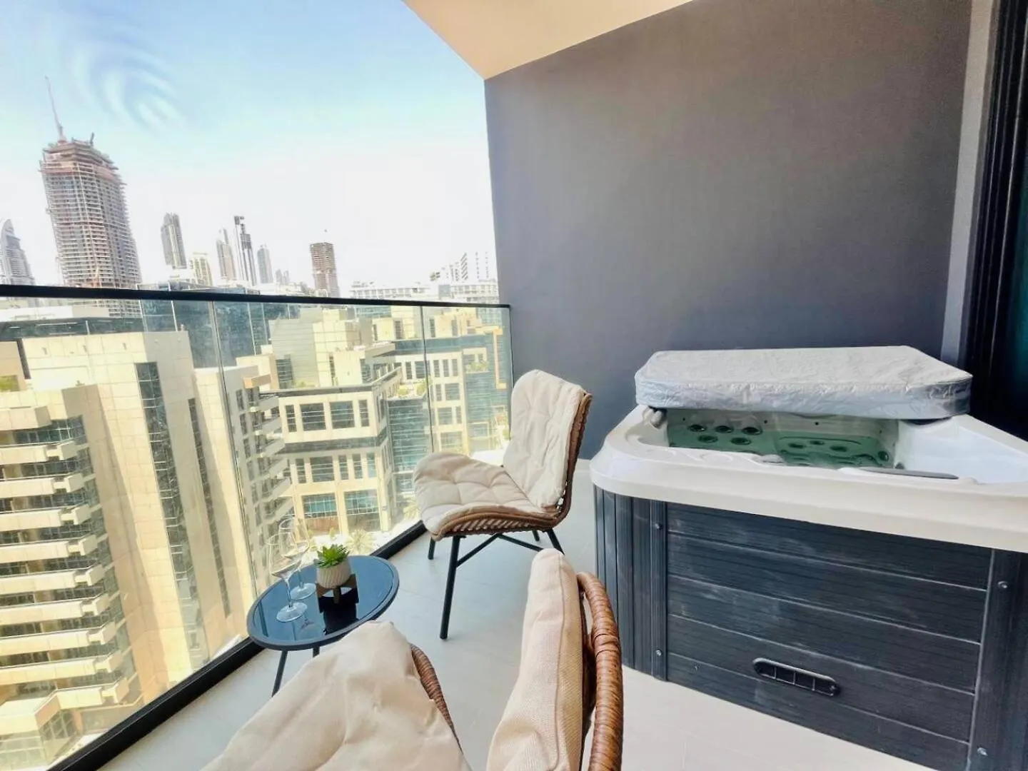 Business Bay Studio Jacuzzi & Iconic View Dubai