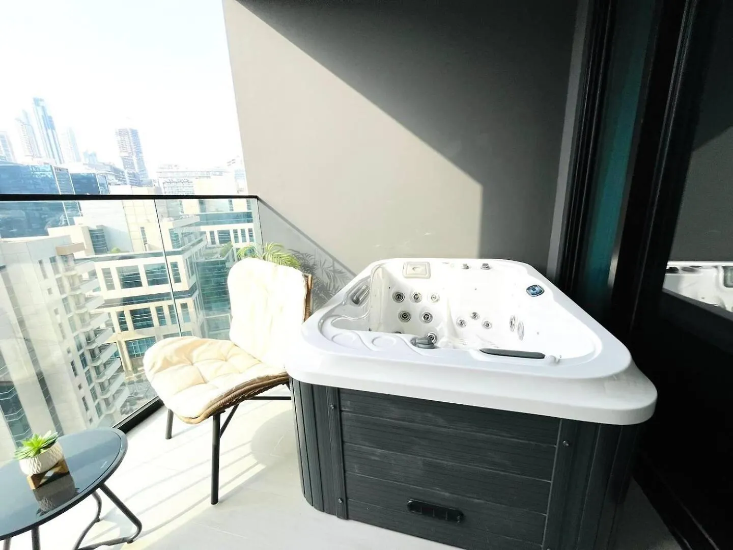 Apartment Business Bay Studio Jacuzzi & Iconic View Dubai